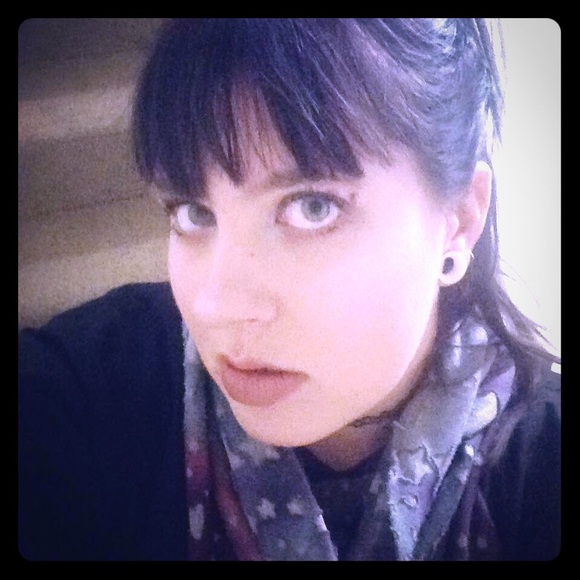 Meet the Posher Other - Meet your Posher, Leslie